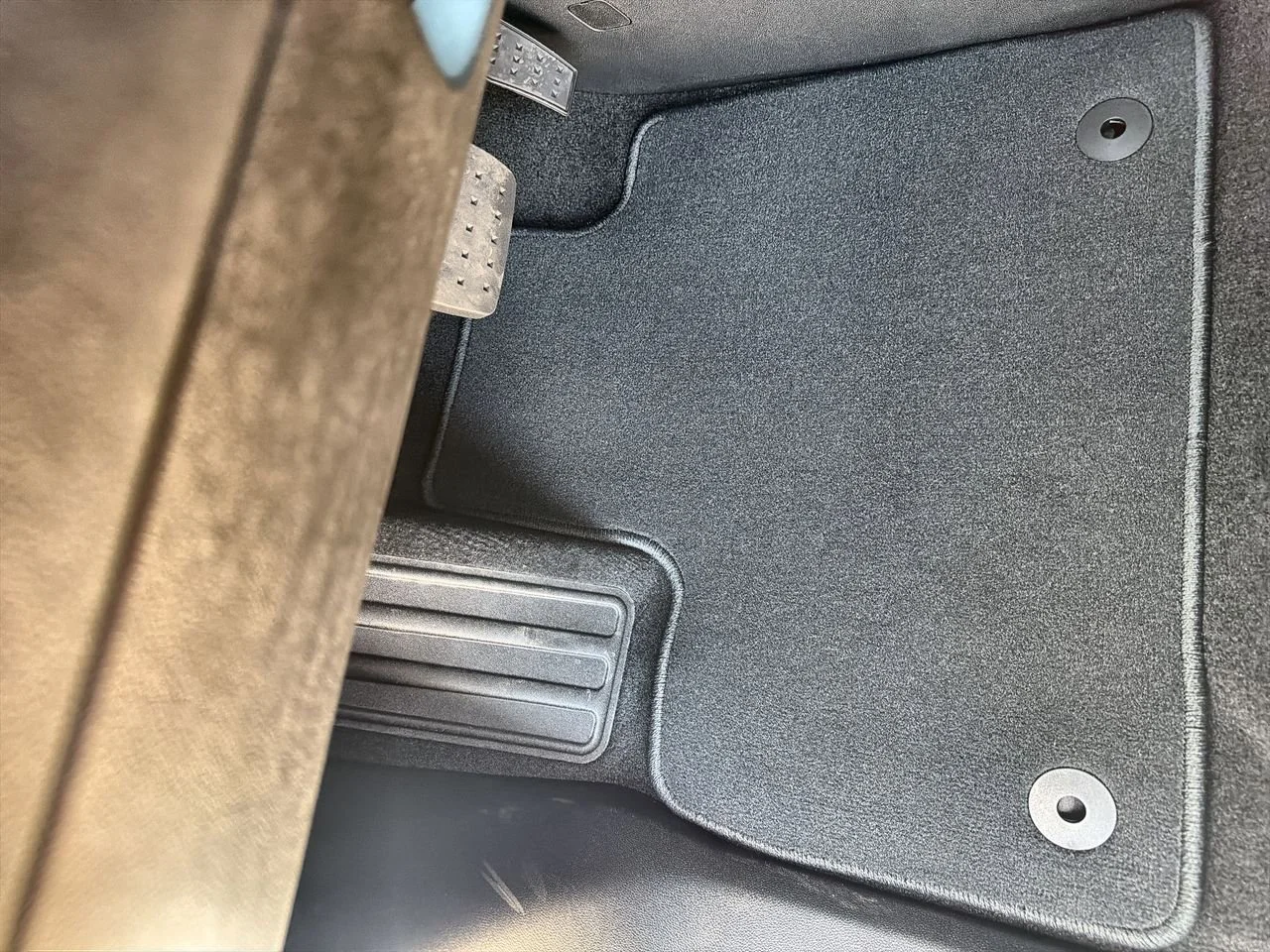 New 2026 Glacier White Tricoat GMC Elevation image 30