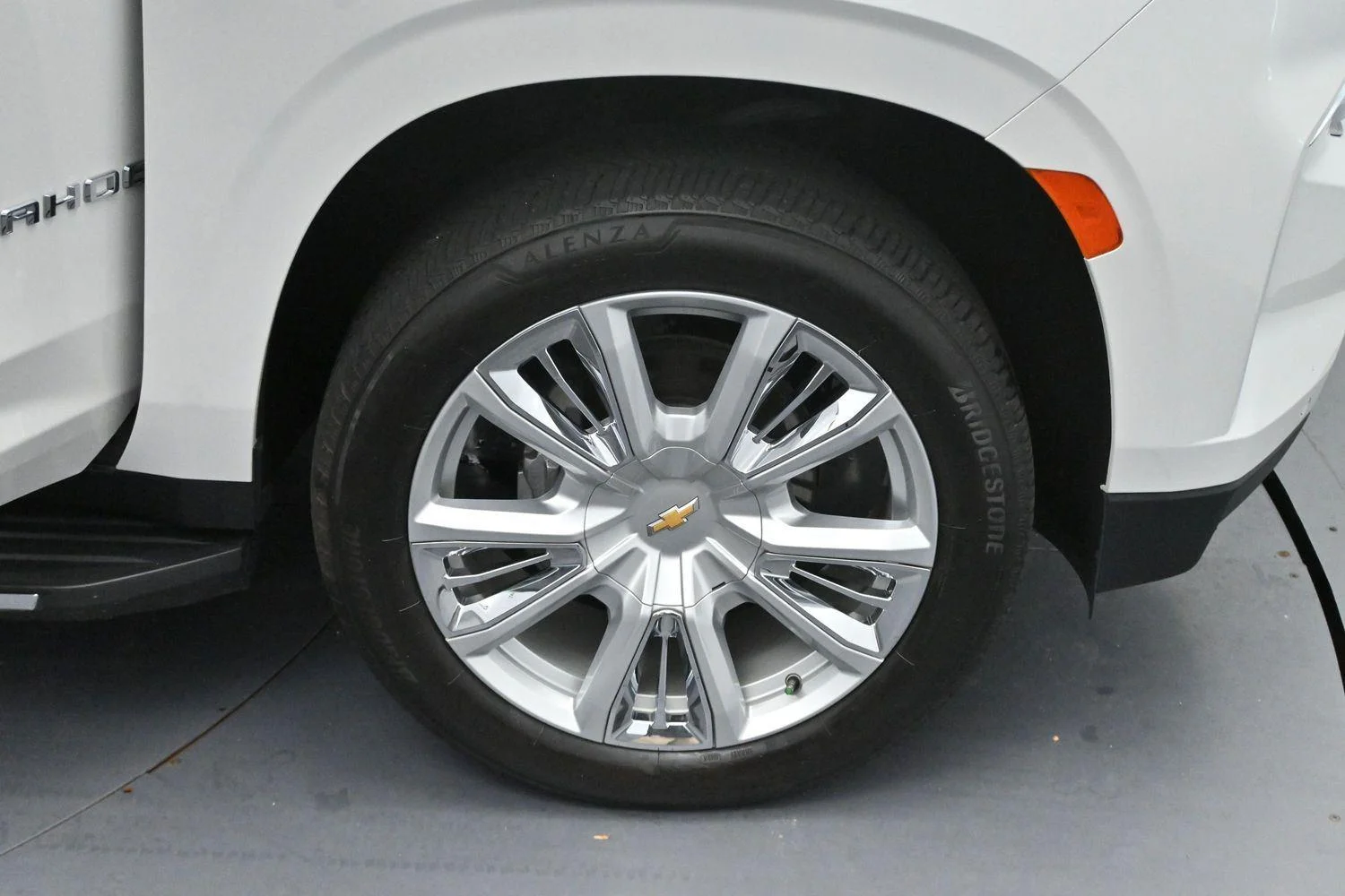 Used 2024 Iridescent Pearl Tricoat Chevrolet High Country image 38