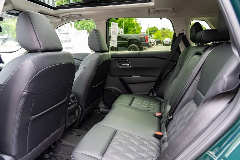 New 2026 Obsidian Green Pearl Nissan Platinum image 24