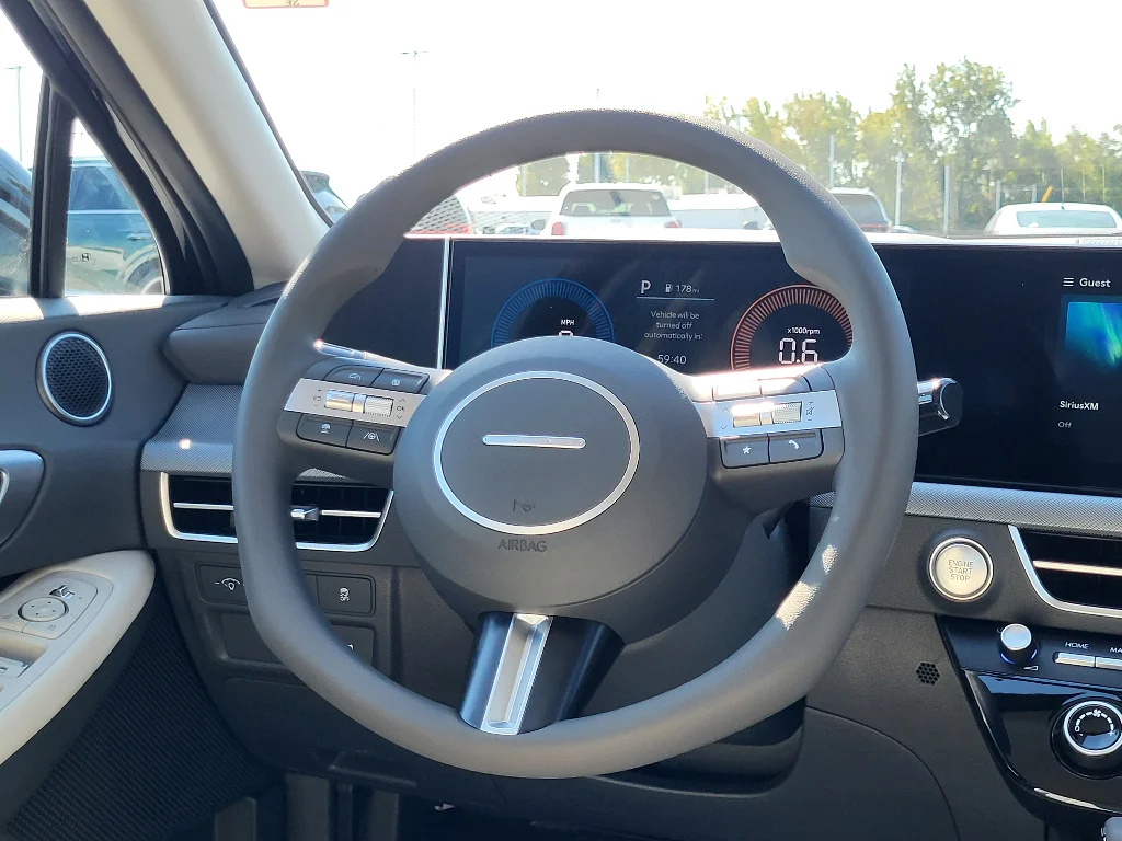 New 2026 Abyss Black Hyundai SE image 11