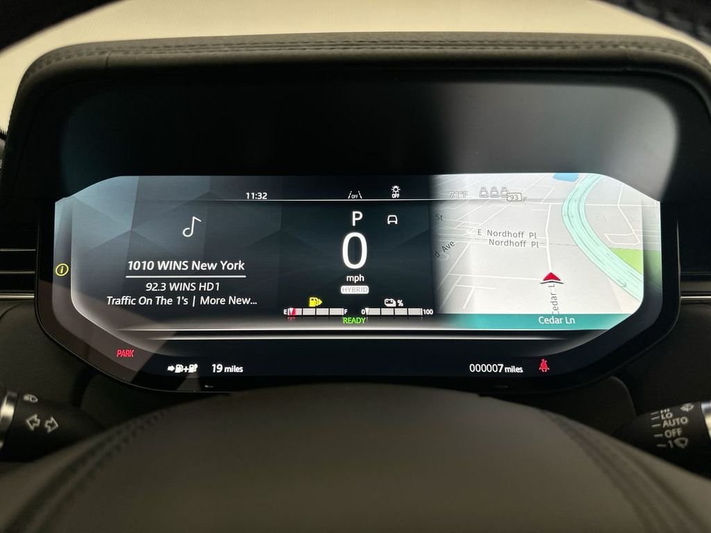 New 2026 Fuji White Land Rover SE image 23