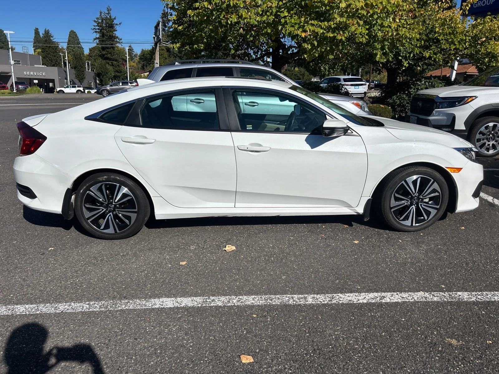 Used 2016 White Orchid Pearl Honda EX-L image 4