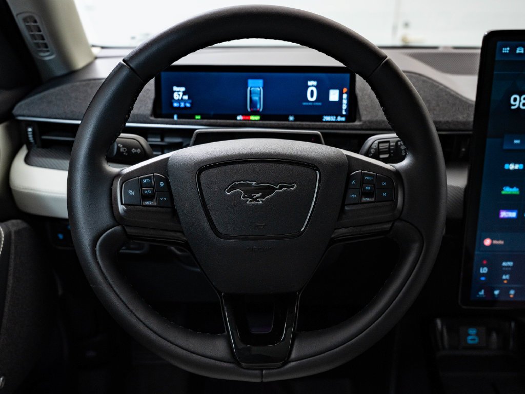 Used 2022 Space White Metallic Ford Premium image 38