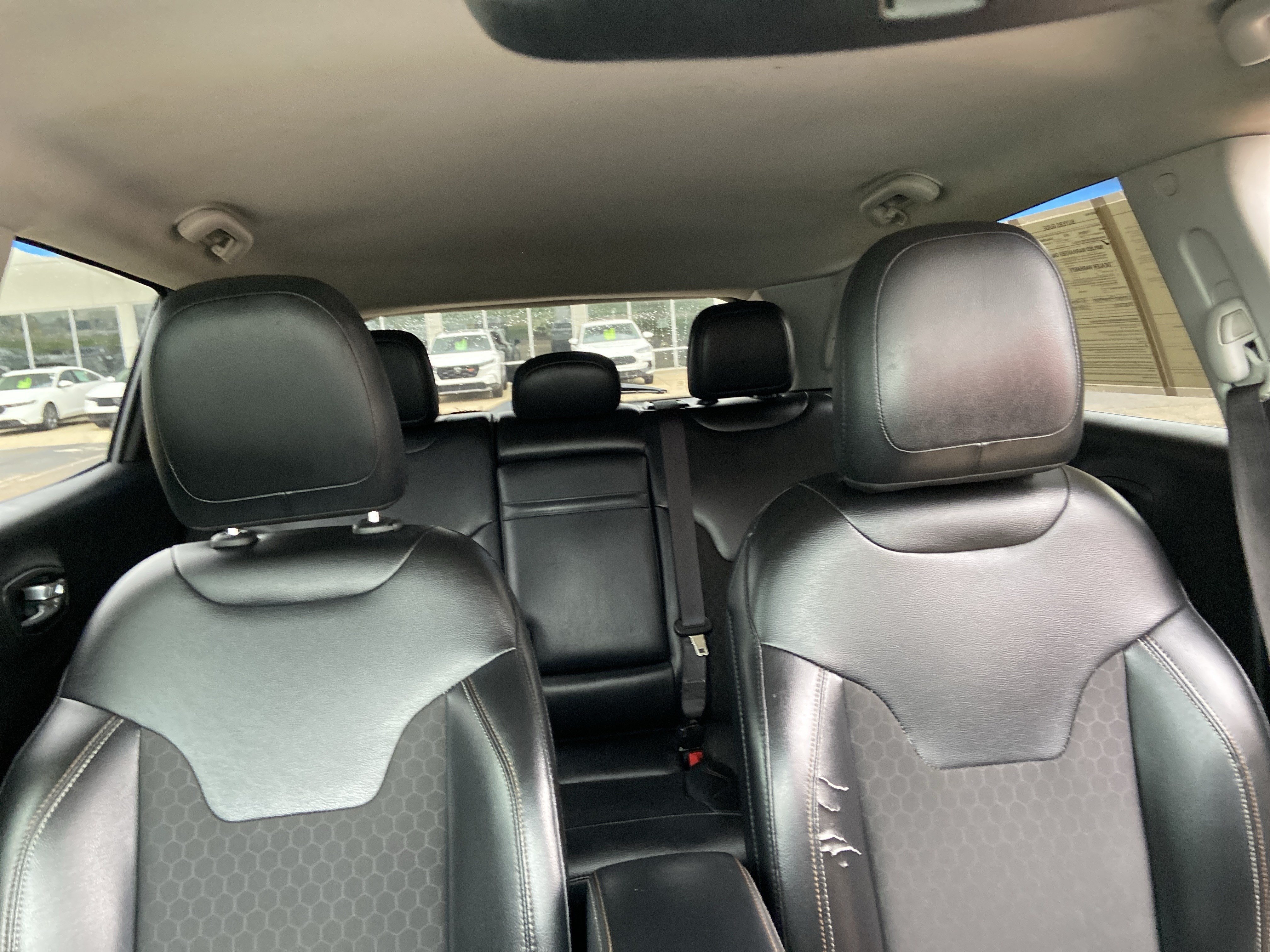 Used 2019 Billet Silver Metallic Clearcoat Jeep Latitude image 15