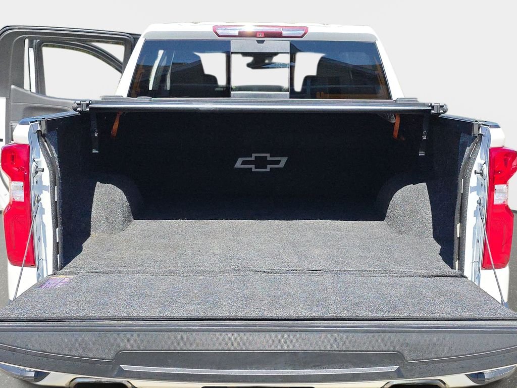 Used 2019 Beige Chevrolet High Country image 14