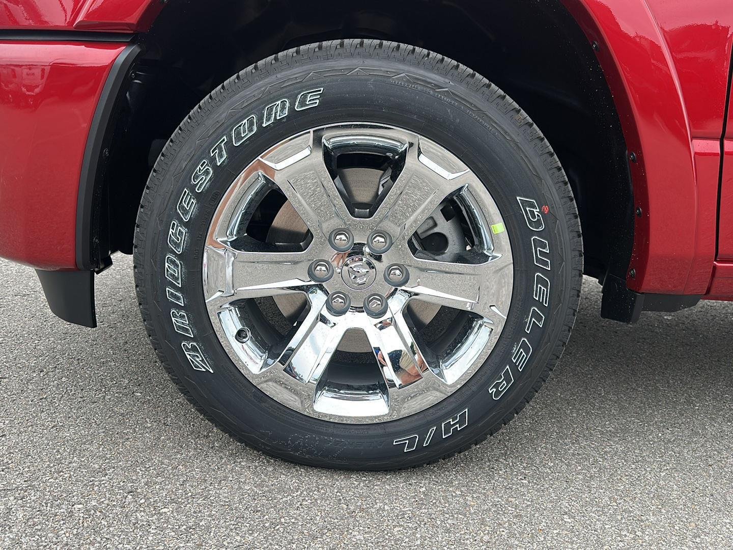 New 2026 Molten Red Pearl-Coat Exterior Paint RAM Big Horn image 8