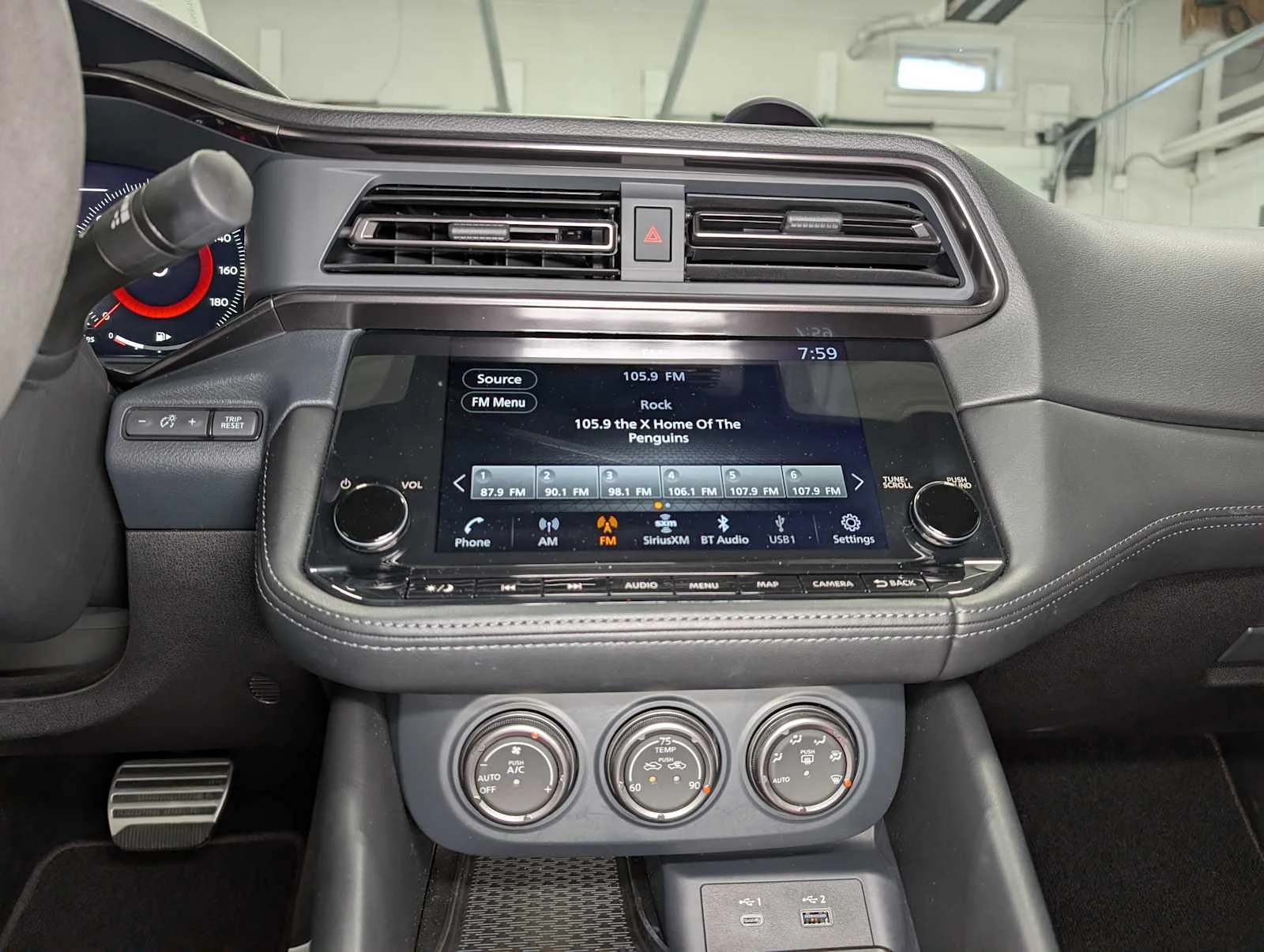 Used 2024 Black Diamond Pearl Nissan NISMO image 29