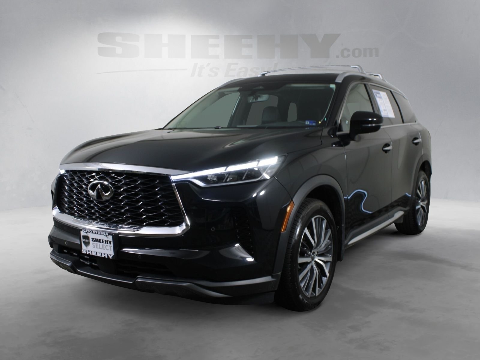 Used 2025 Black INFINITI Sensory image 6