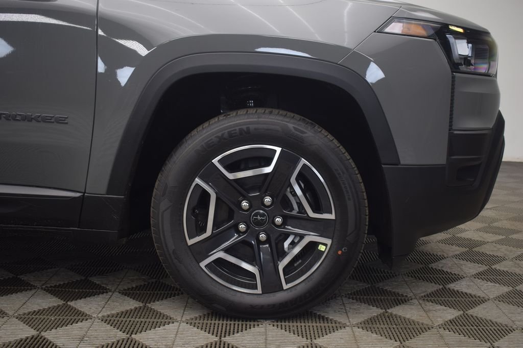 New 2026 Sting-Gray Clear-Coat Exterior Paint Jeep Limited image 8