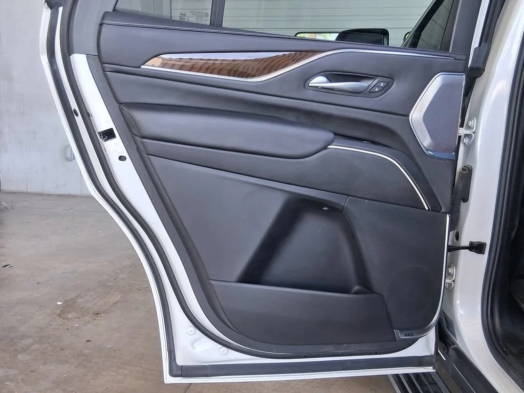 Used 2024 Crystal White Tricoat Cadillac Sport Platinum image 23