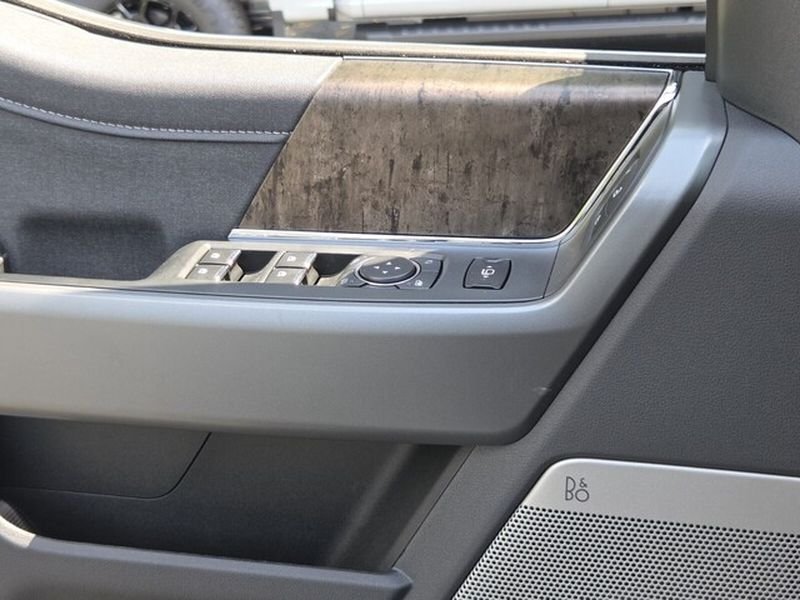 New 2026 Star White Metallic Tri-Coat Ford F-250® Lariat® image 29