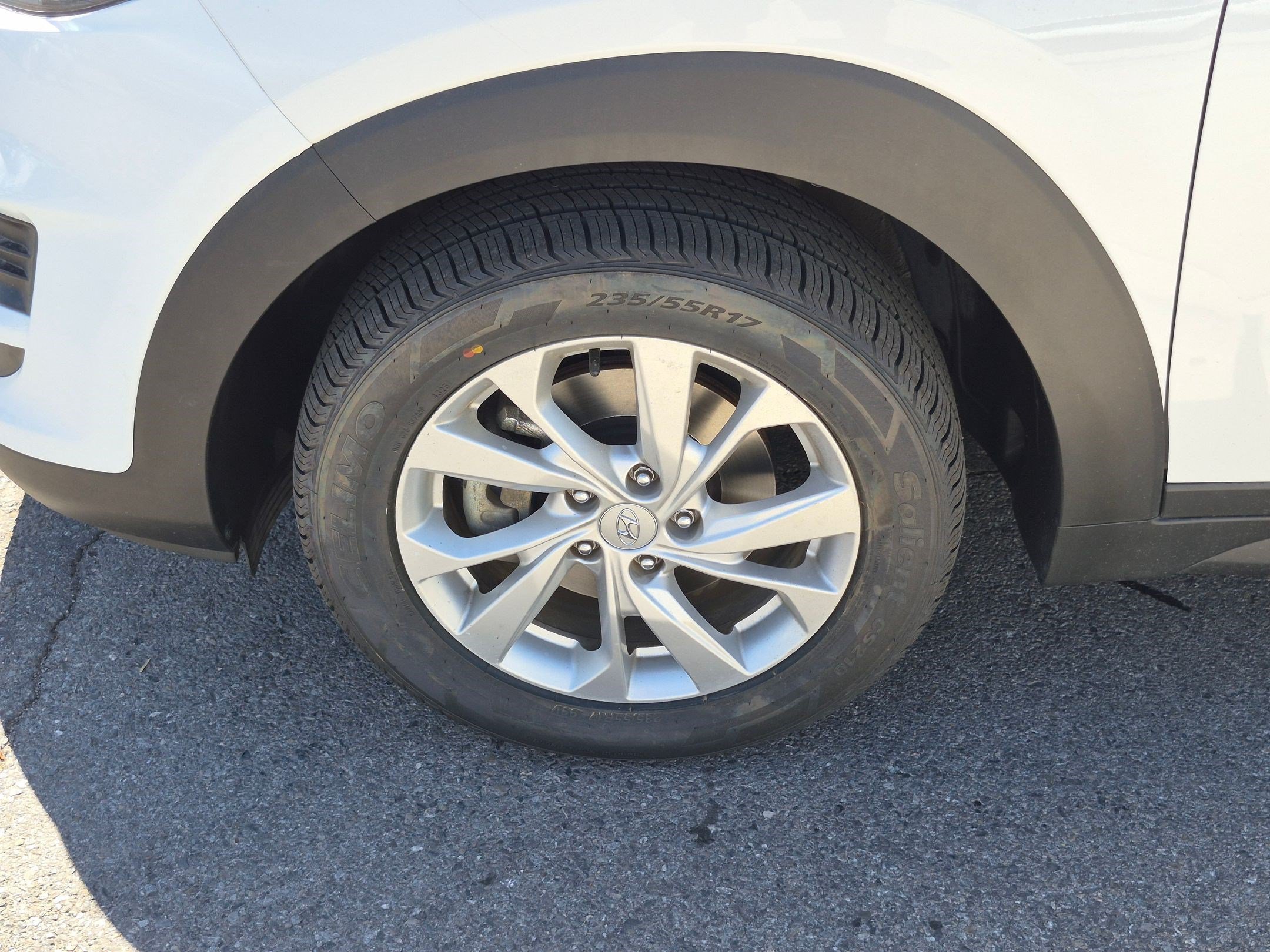 Used 2021 Winter White Hyundai Value image 20