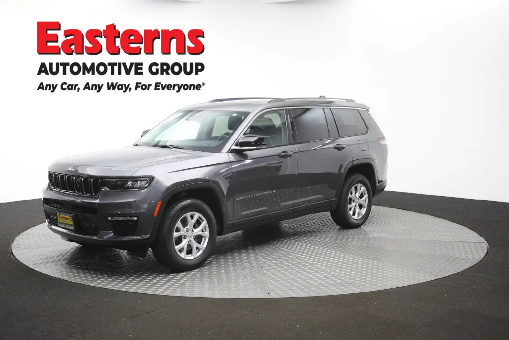 Used 2022 Gray Jeep Limited image 60