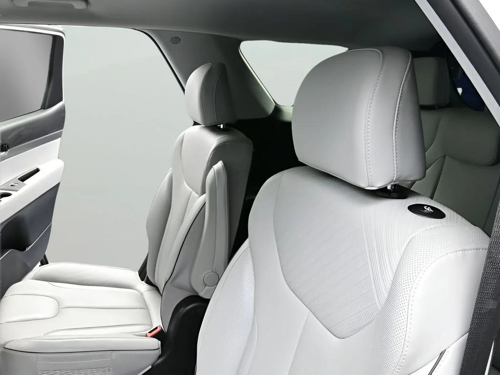Certified Used 2024 Hyper White Hyundai SEL image 22