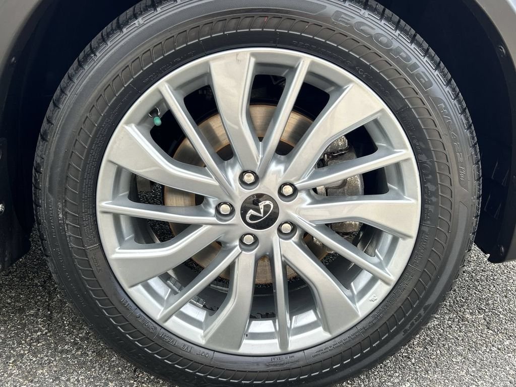 Certified Used 2023 Slate Gray INFINITI LUXE image 13