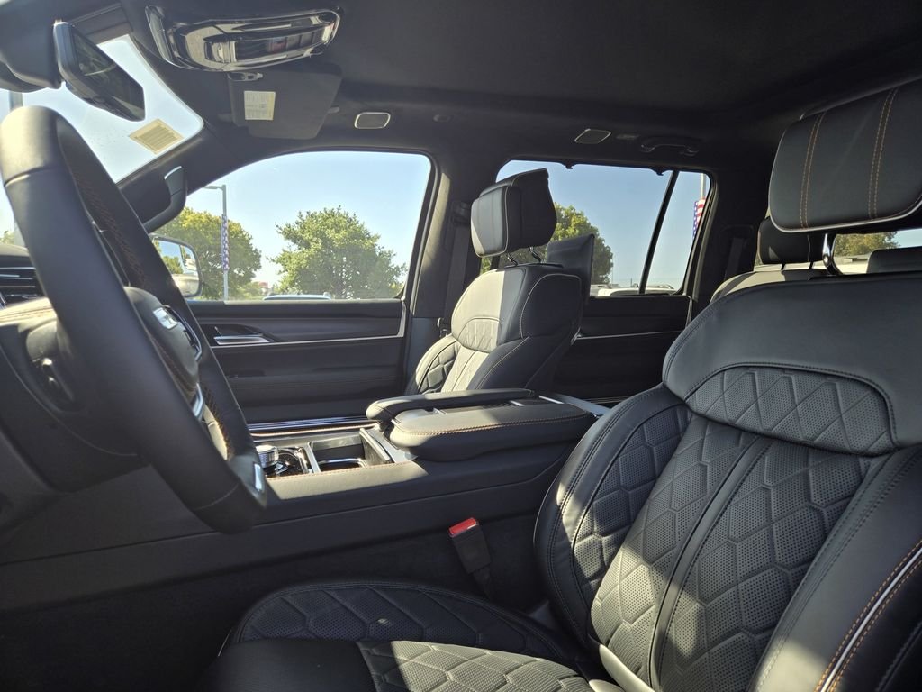 New 2026 Steel Blue Exterior Paint Jeep Summit Reserve image 11