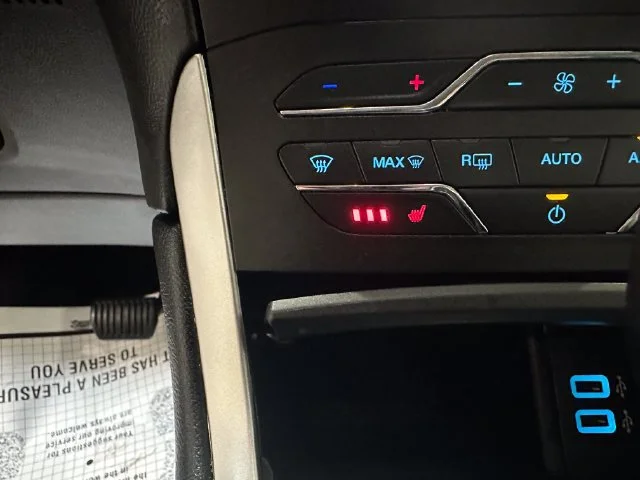 Used 2016 Blue Ford SEL image 13