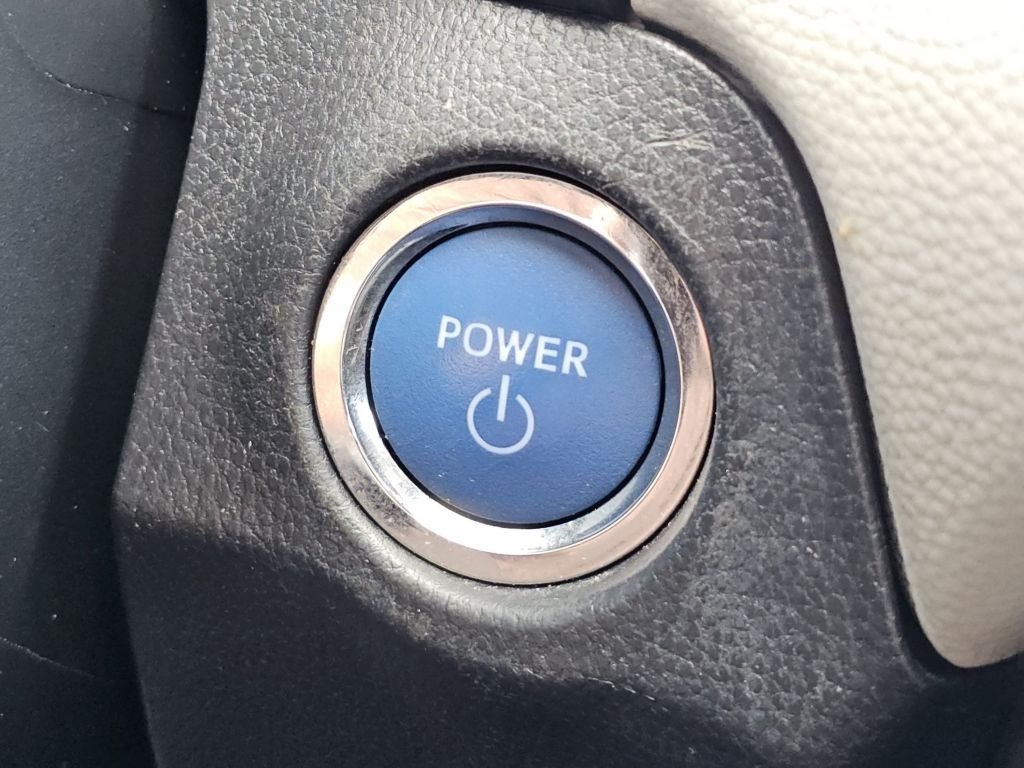 Used 2021 Pearl Toyota Hybrid XLE image 18