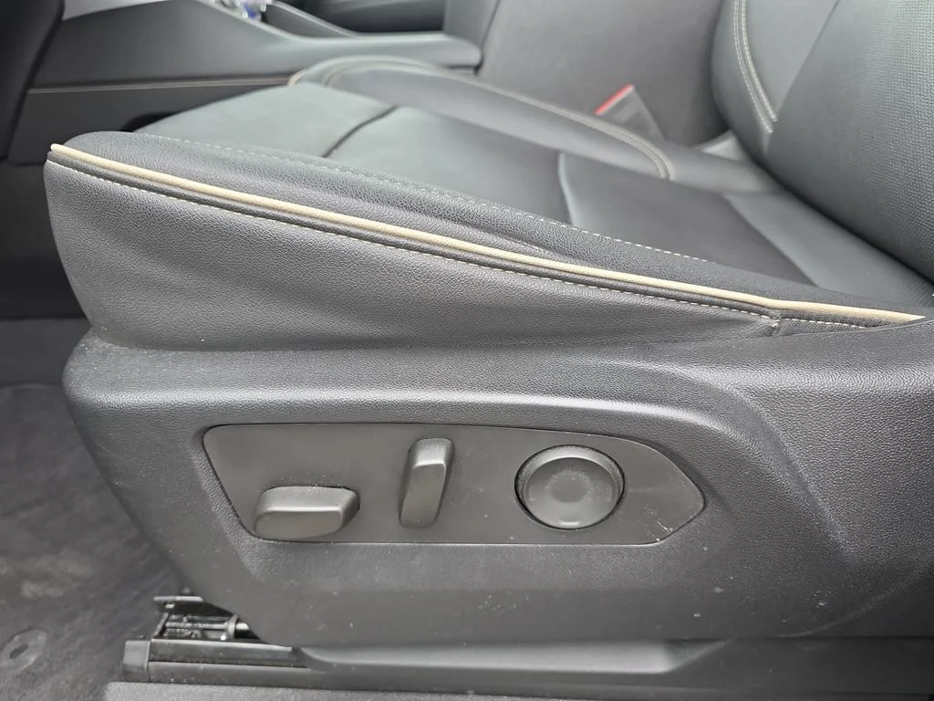 Certified Used 2023 Onyx Black GMC SLT image 33