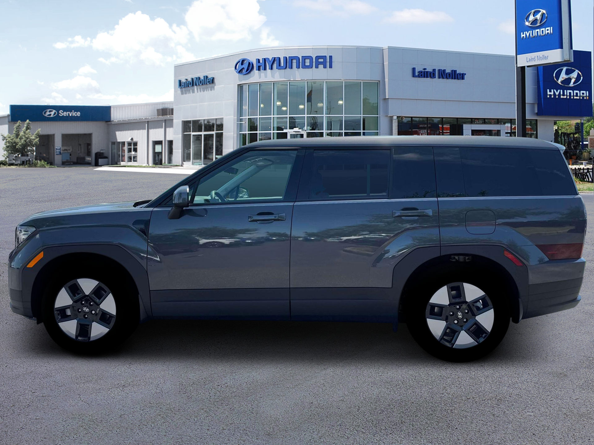 View vehicle photo 3