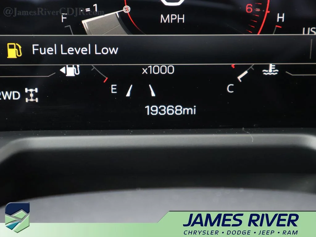 Used 2026 White GMC Elevation image 31