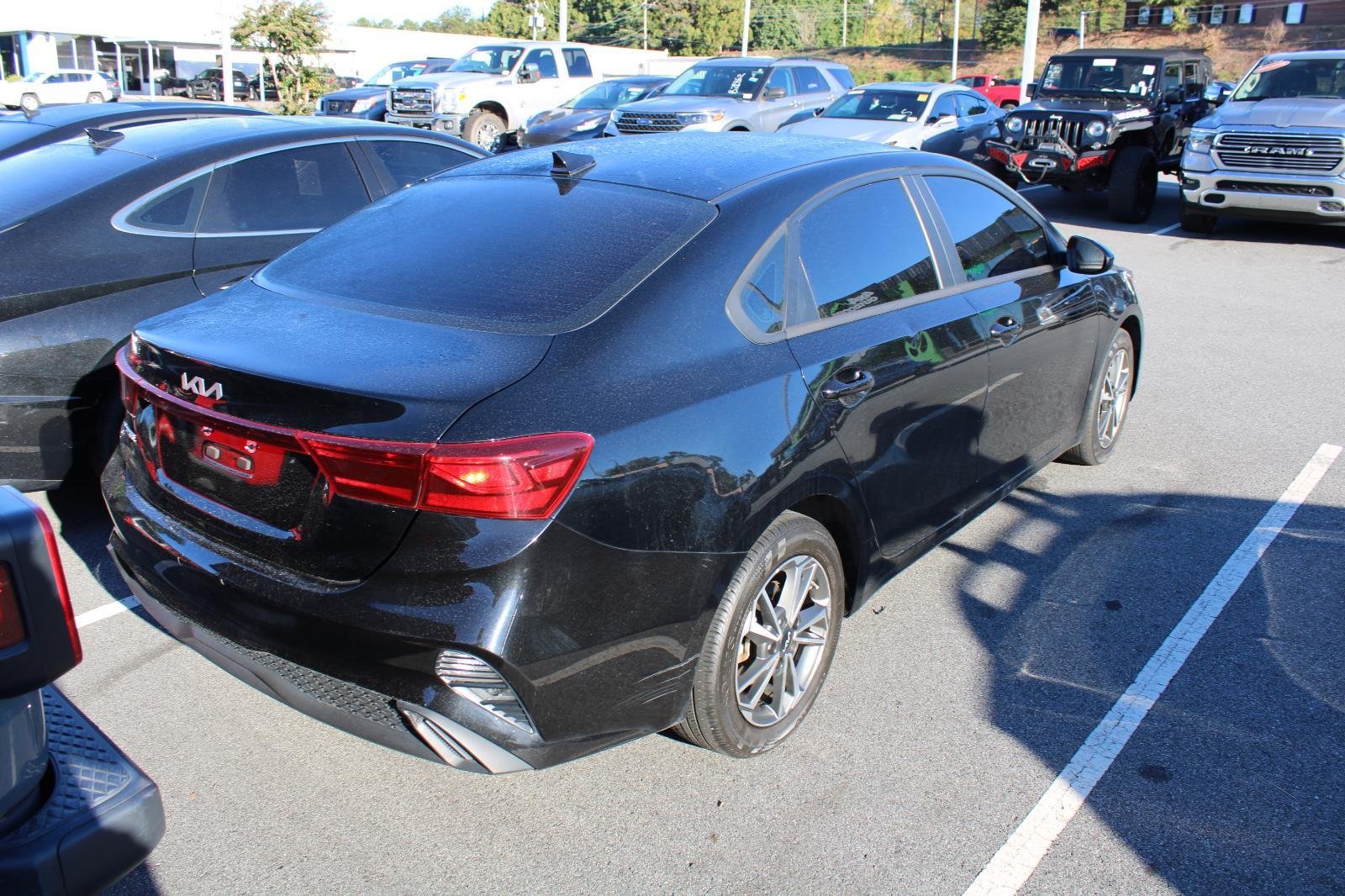 2023 Kia Forte LXS photo 3
