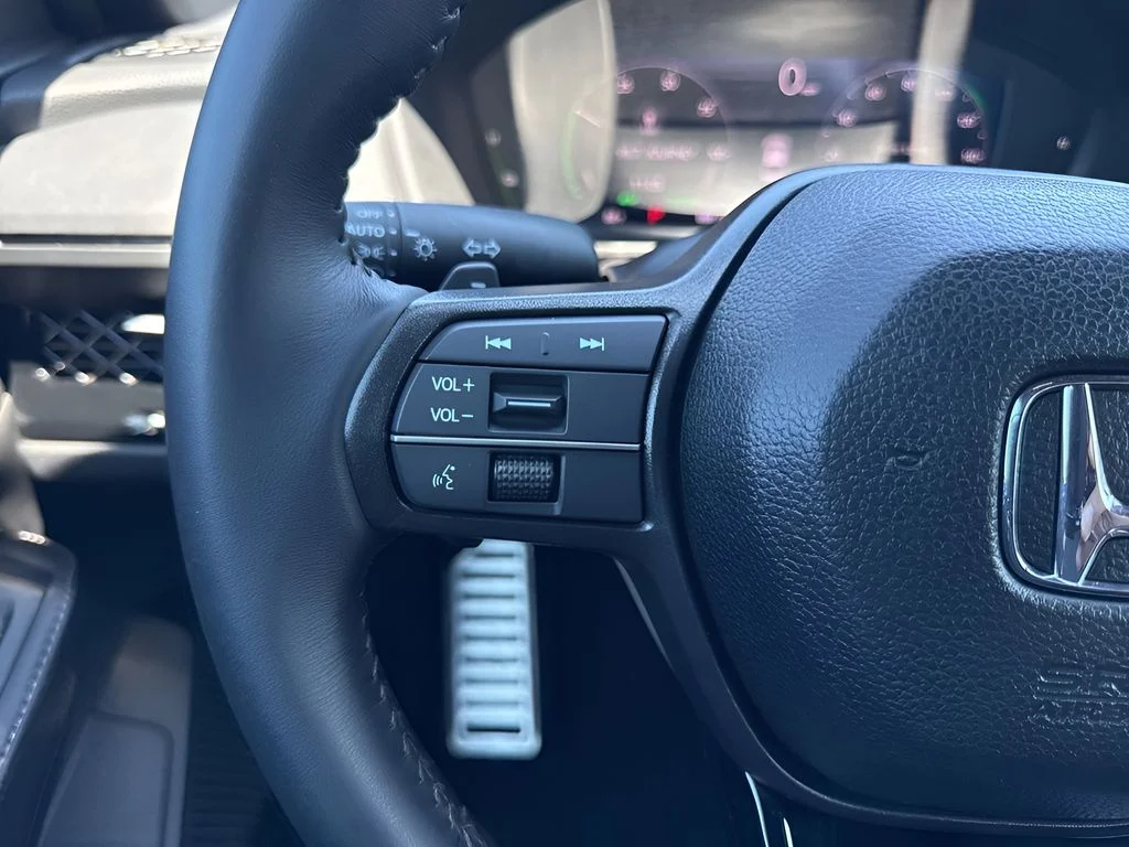 Used 2025 Silver Honda Sport-L image 17
