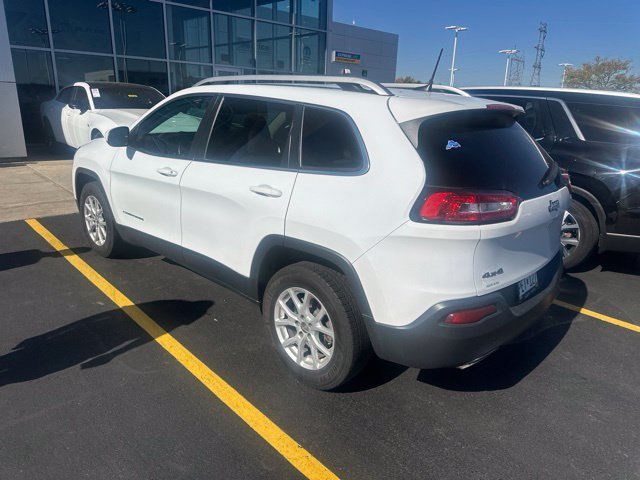 Certified Used 2016 White Jeep Latitude image 2