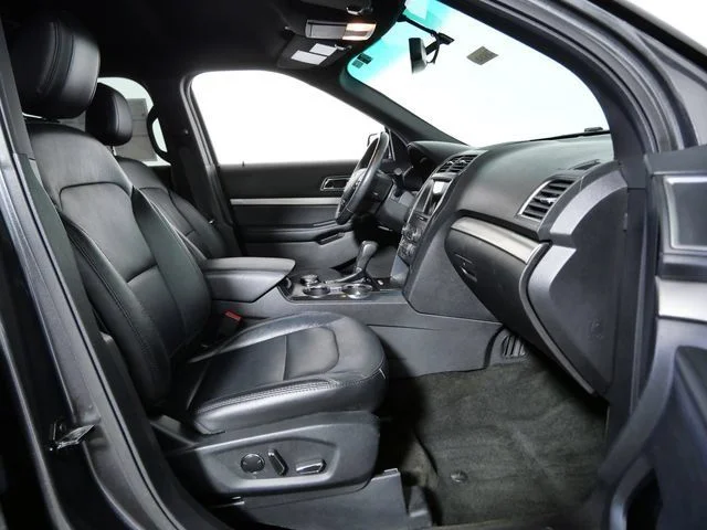 Certified Used 2018 Gray Ford XLT image 10