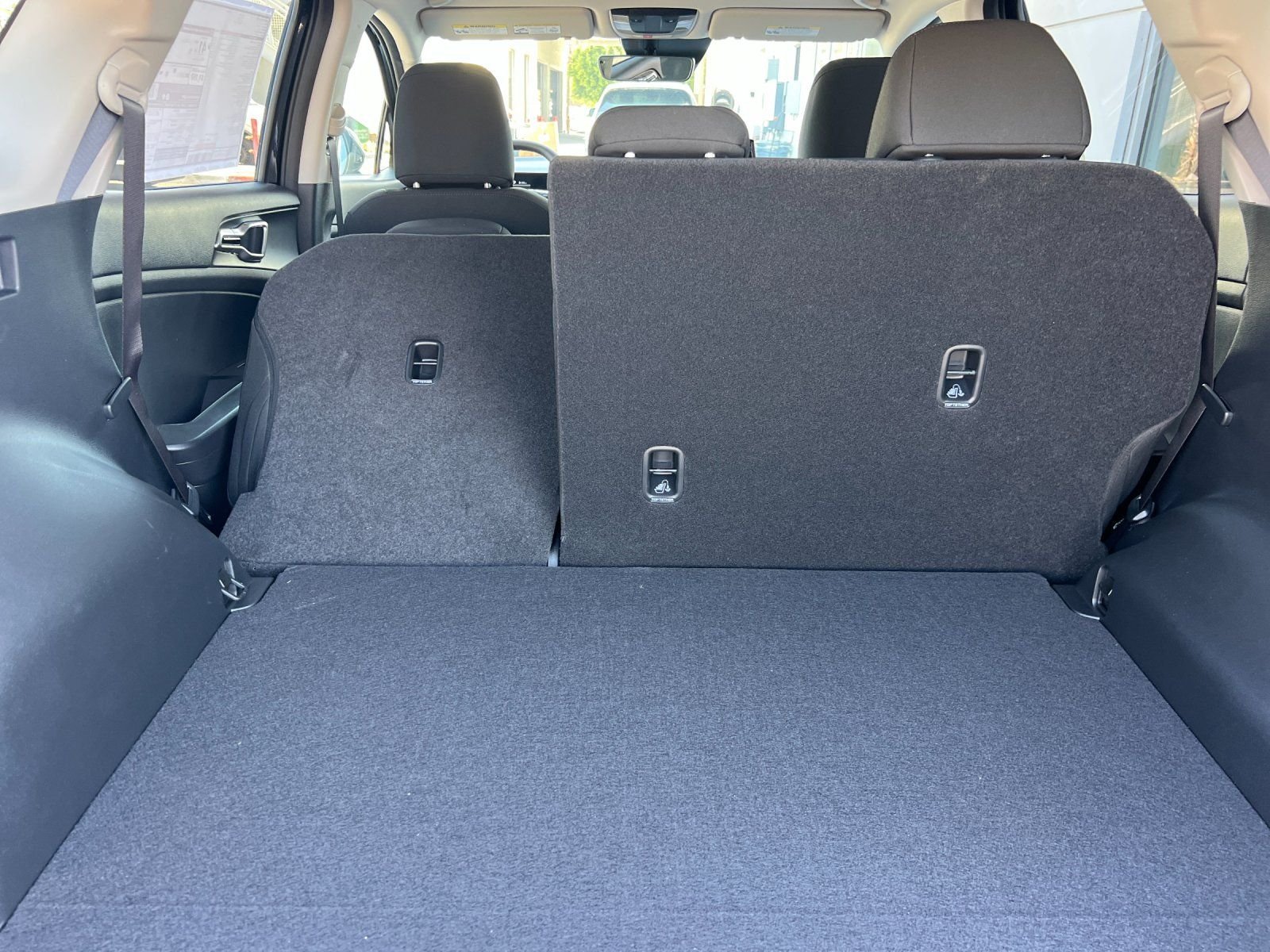 New 2027 Gravity Gray Kia LX image 16