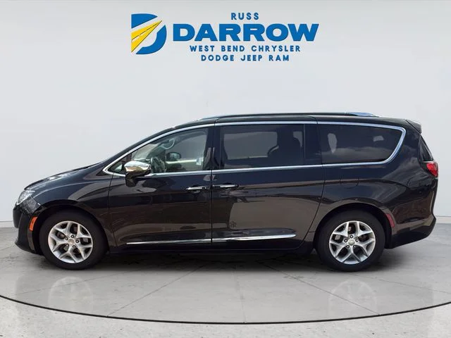 Used 2020 Black Chrysler Limited image 2