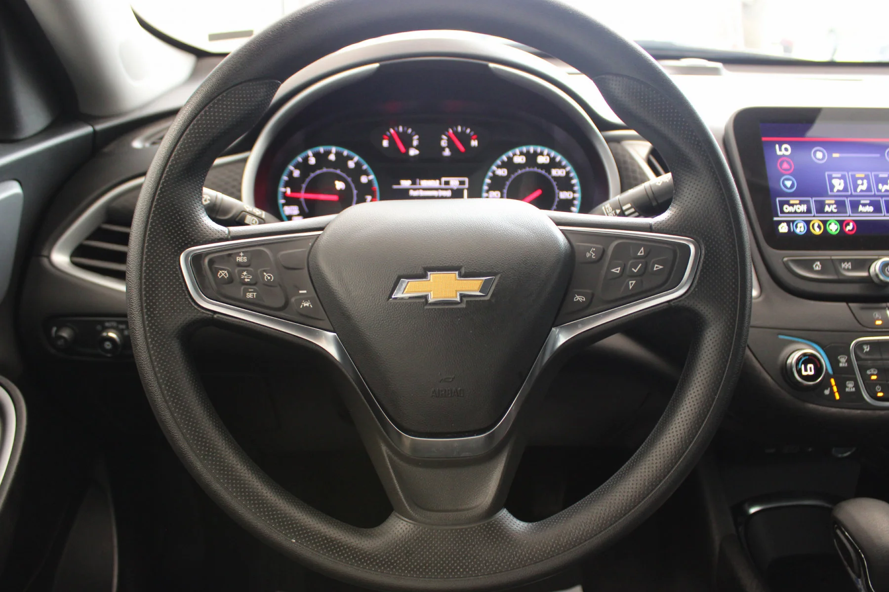 Used 2025 Sterling Gray Metallic Chevrolet 4dr Sdn 1LT image 6