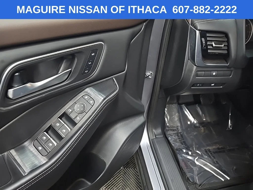 Used 2021 Gray Nissan SL image 28