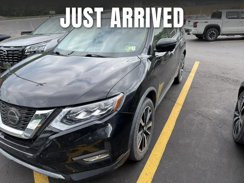 Used 2018 Magnetic Black Nissan SL image 1