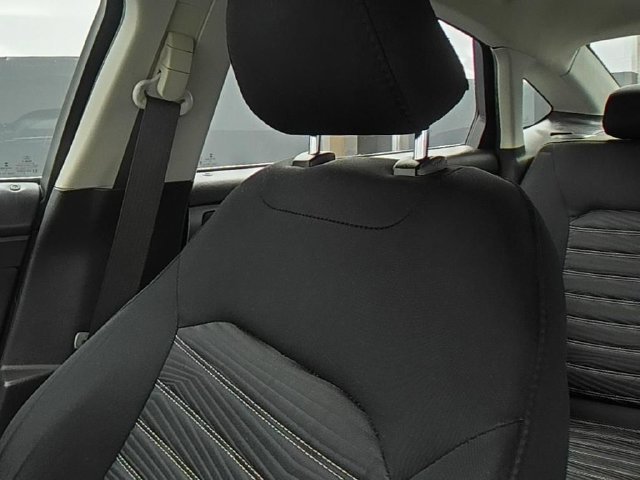Used 2016 Blue Ford SE image 39