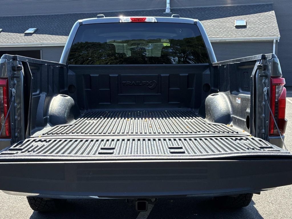 Used 2025 Gray Ford XLT image 11