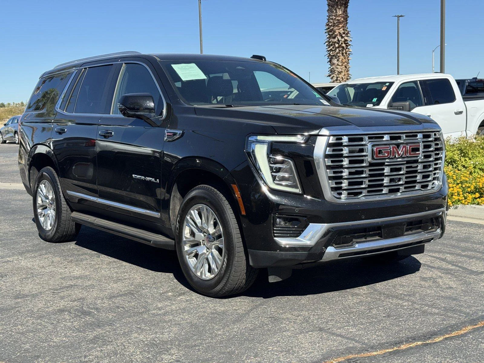 Used 2025 Onyx Black GMC Denali image 1
