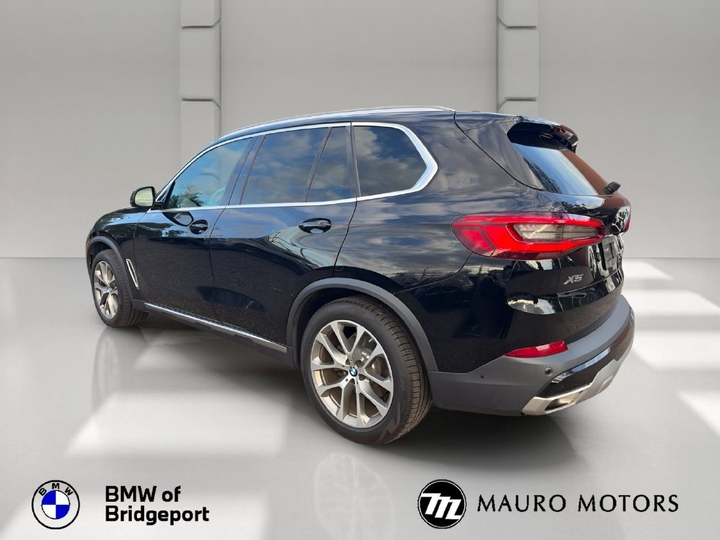 Used 2020 Black BMW xDrive40i image 6