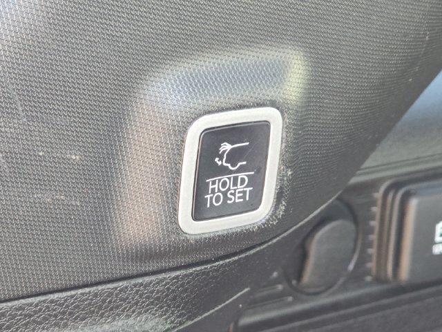 Certified Used 2024 Diamond Black Crystal Pearlcoat Jeep Altitude X image 22