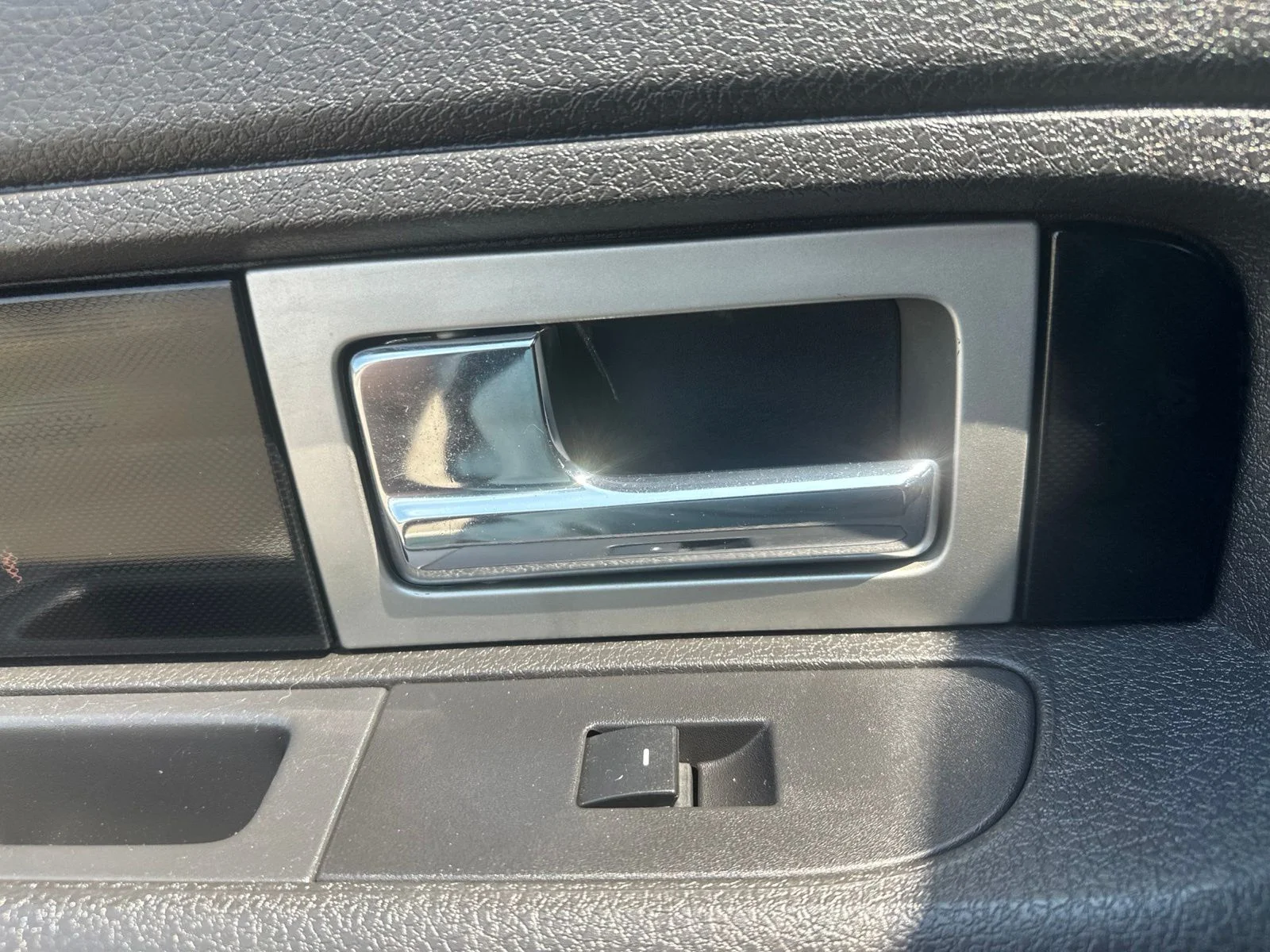 Used 2012 Blue Ford XL image 22