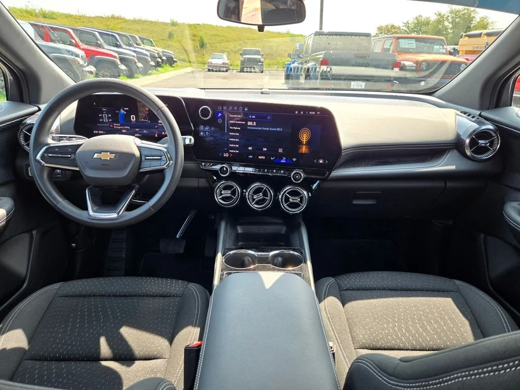 Used 2025 Black Chevrolet LT image 16