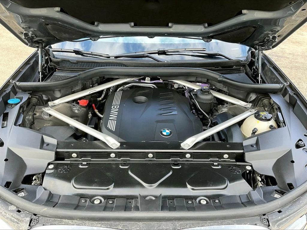 Used 2023 Skyscraper Gray Metallic BMW xDrive40i image 31