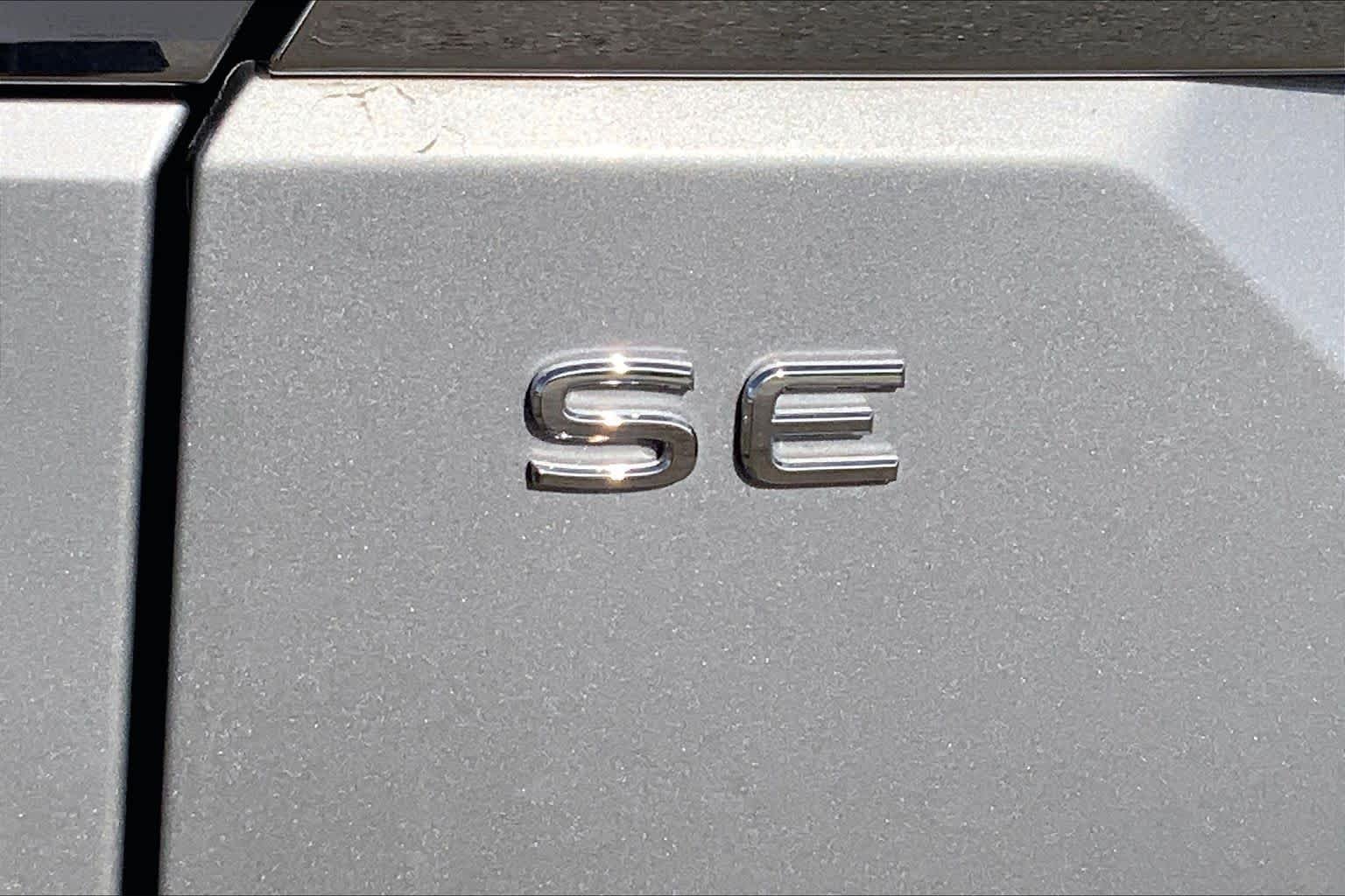 Used 2026 Silver Mist Metallic Volkswagen 2.0T SE w/Technology image 10