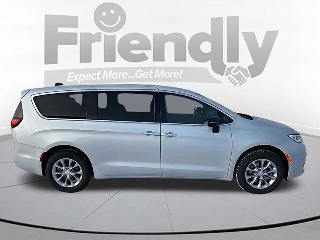 New 2026 Silver Mist Clear-Coat Exterior Paint Chrysler Select image 4