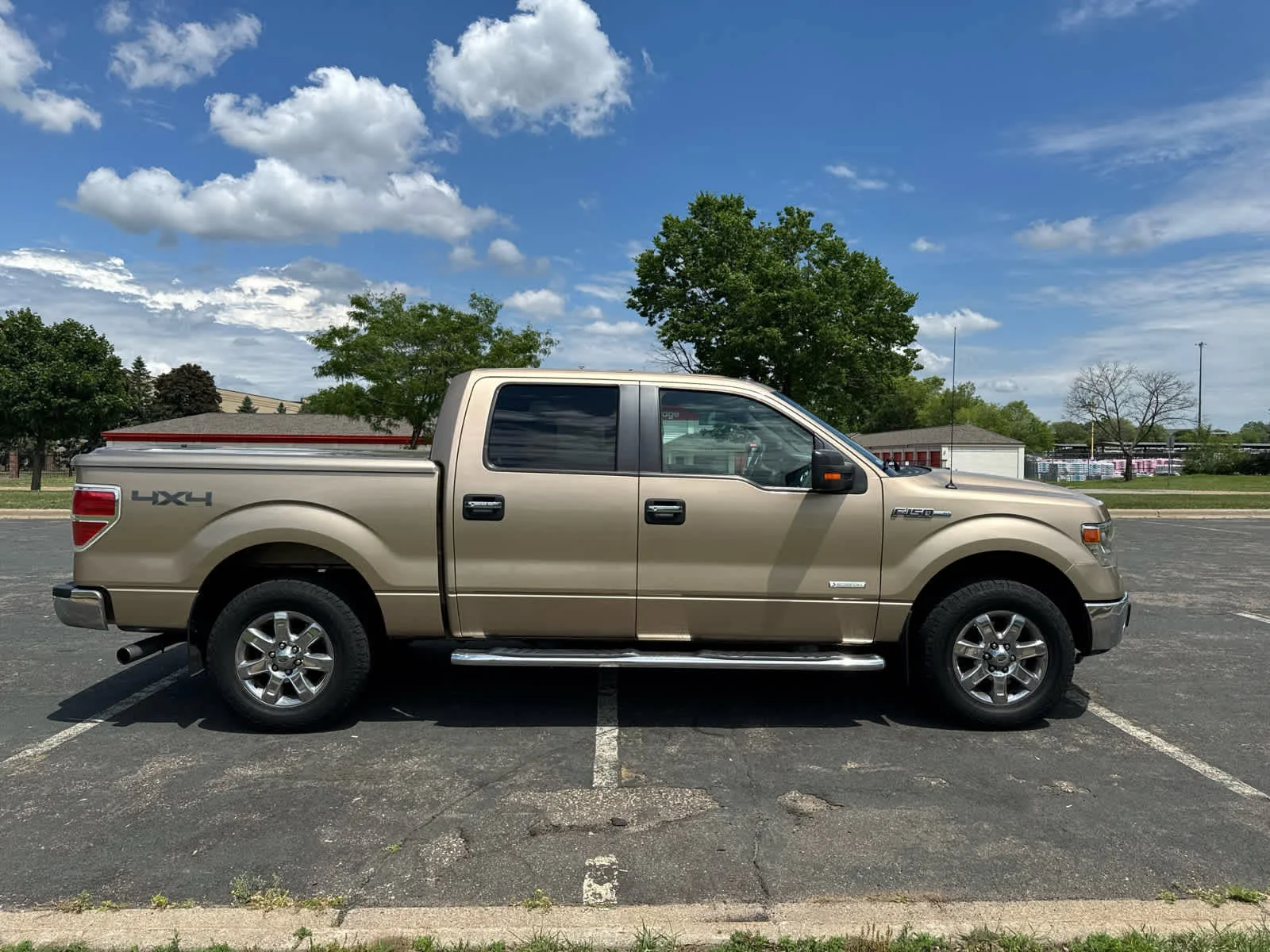 Used 2014 Pale Adobe Metallic Ford XLT image 9