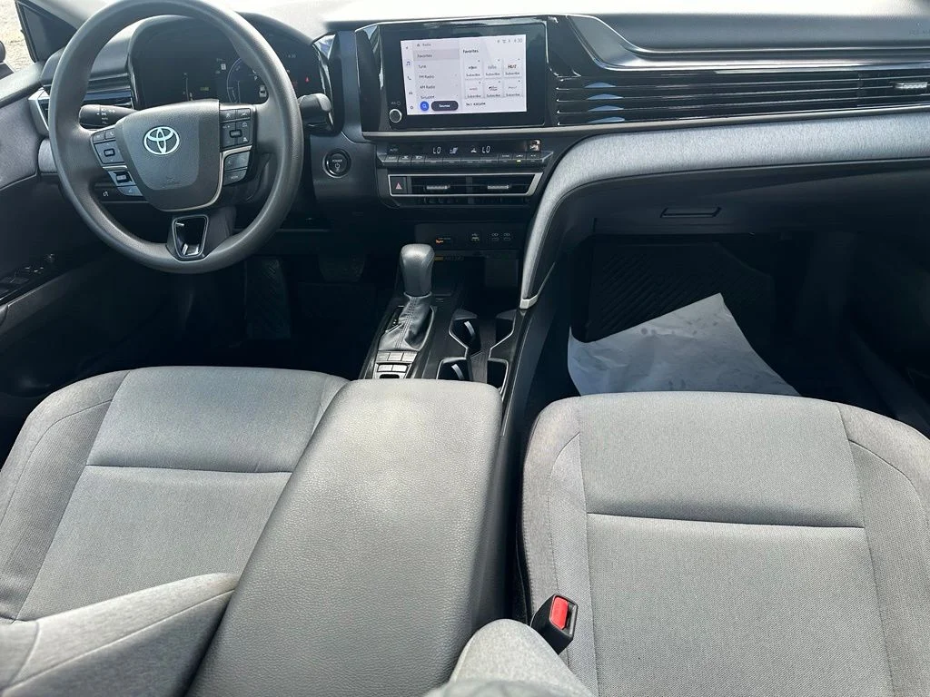 2025 Toyota Camry LE - Photo 29
