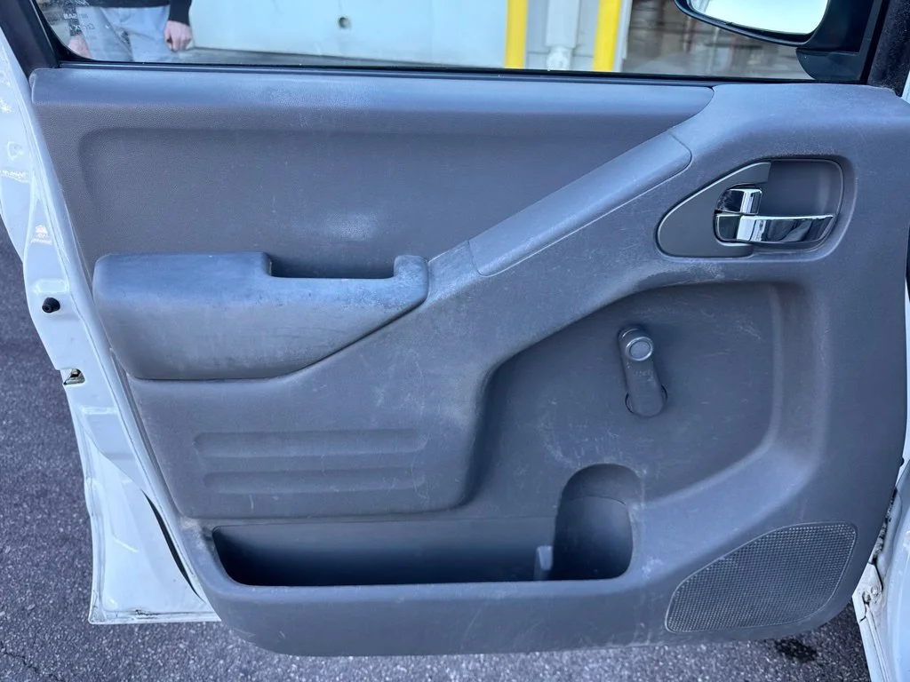 Used 2017 White Nissan S image 12