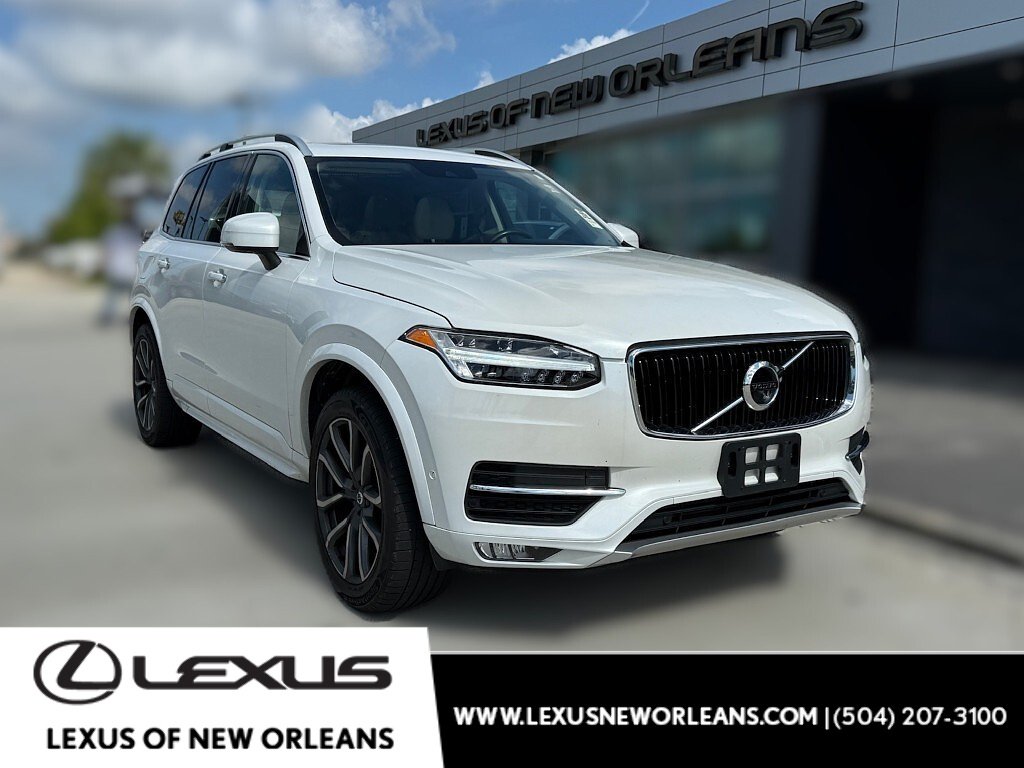 2018 Volvo XC90 T6 AWD Momentum's photo