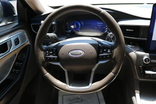 Used 2020 White Metallic Ford Platinum image 13