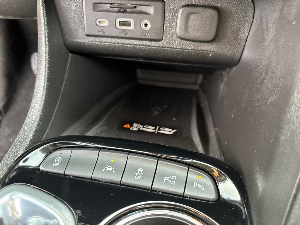 Used 2021 White Frost Buick Essence image 28